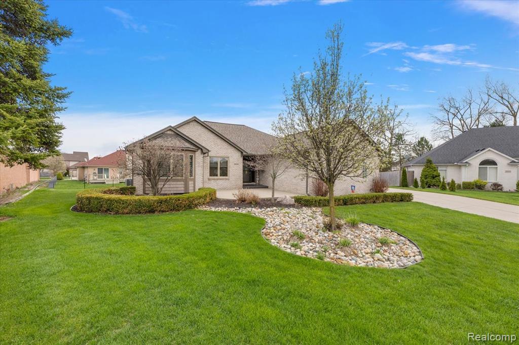 35526 Brooke Circle, New Baltimore, MI 48047 — Photo 33