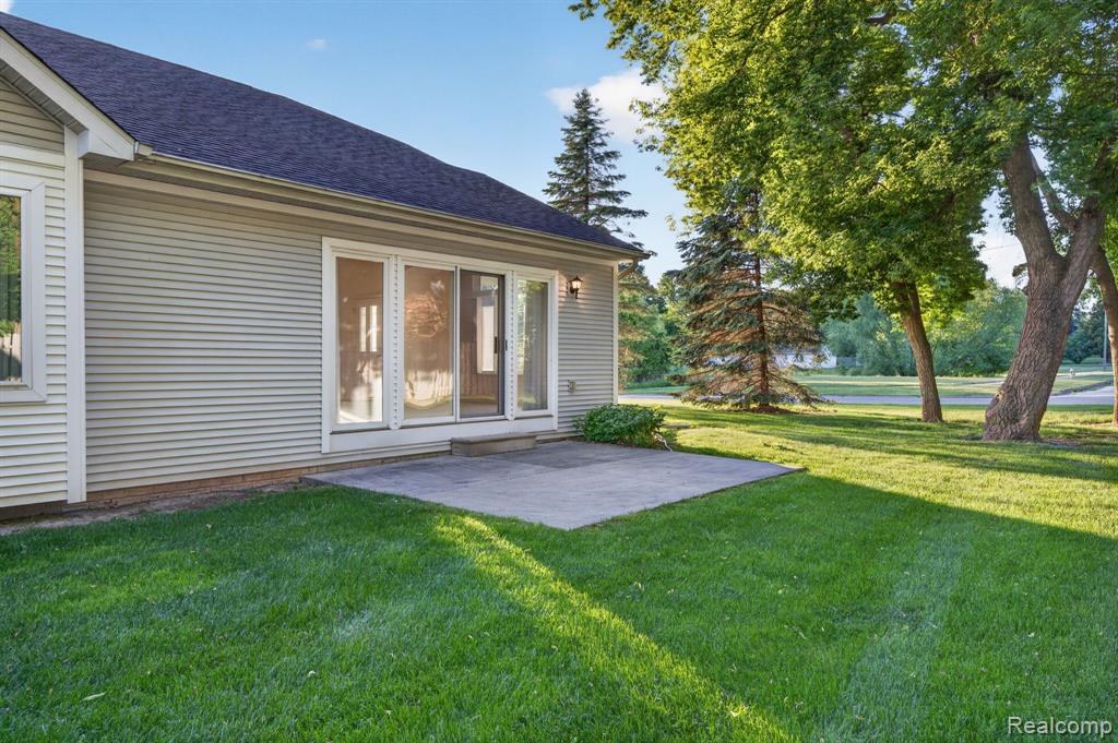 100 Aberdeen Drive, 36, Flushing, MI 48433 — Photo 7