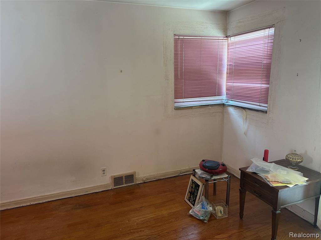 6885 W Outer Drive, Detroit, MI 48235 — Photo 8