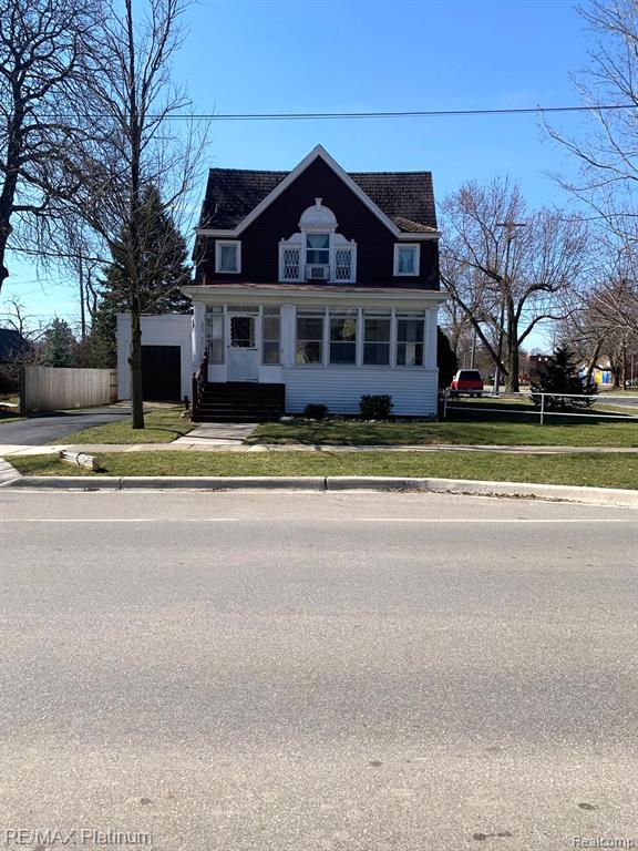 403 E CLINTON Street, Howell, MI 48843 — Photo 2