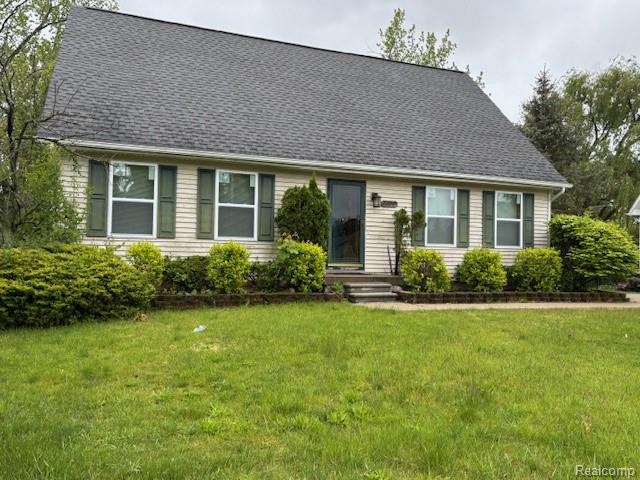 879 Barren Oaks Drive, Pontiac, MI 48341 — front exterior