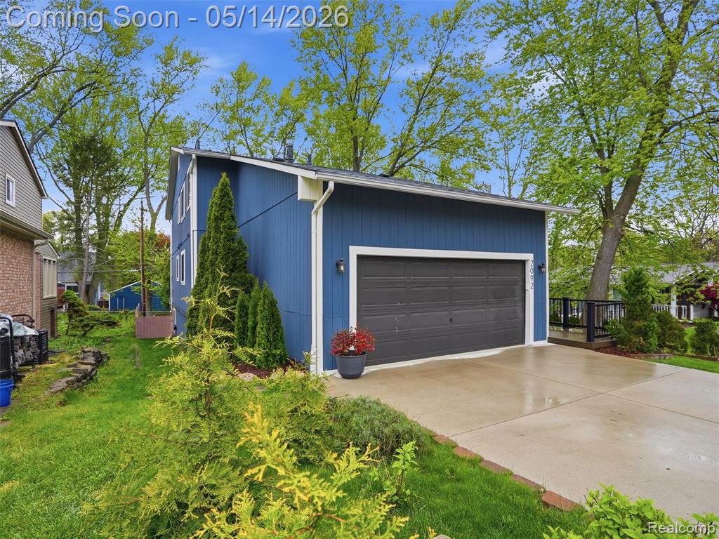 2092 Langham Drive, West Bloomfield, MI 48323 — Photo 8
