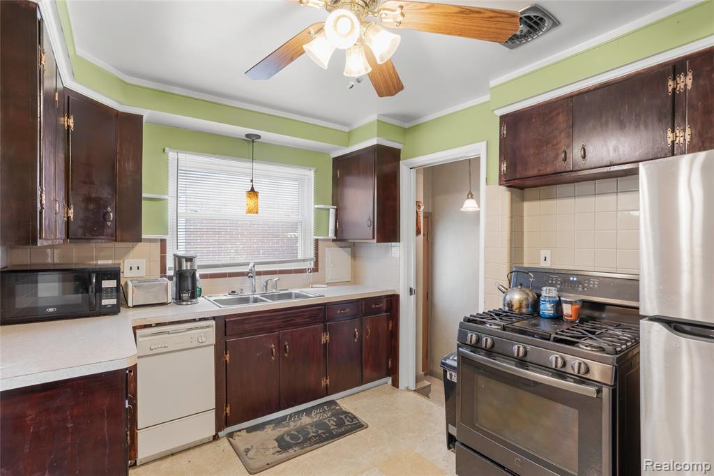 928 N Denwood Street, Dearborn, MI 48128 — Photo 8