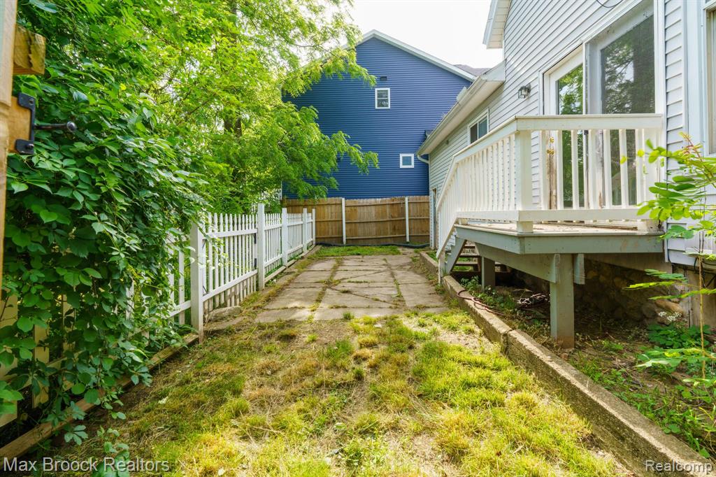 702 S BARNES Street, Mason, MI 48854 — Photo 18