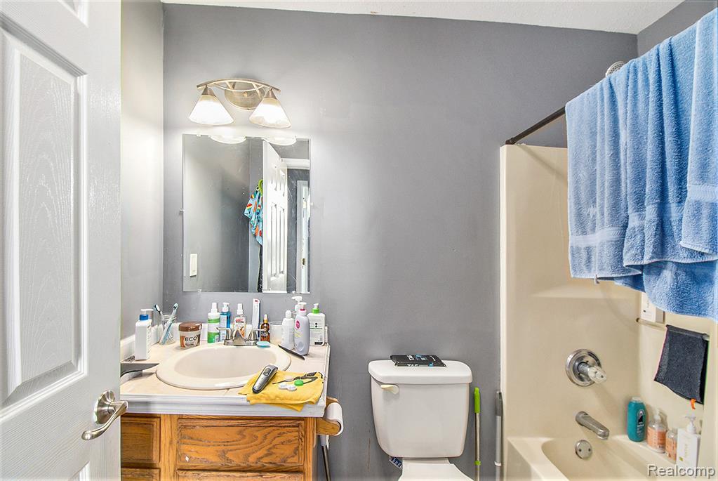 7471 Brewer Road, Flint, MI 48507 — Photo 29