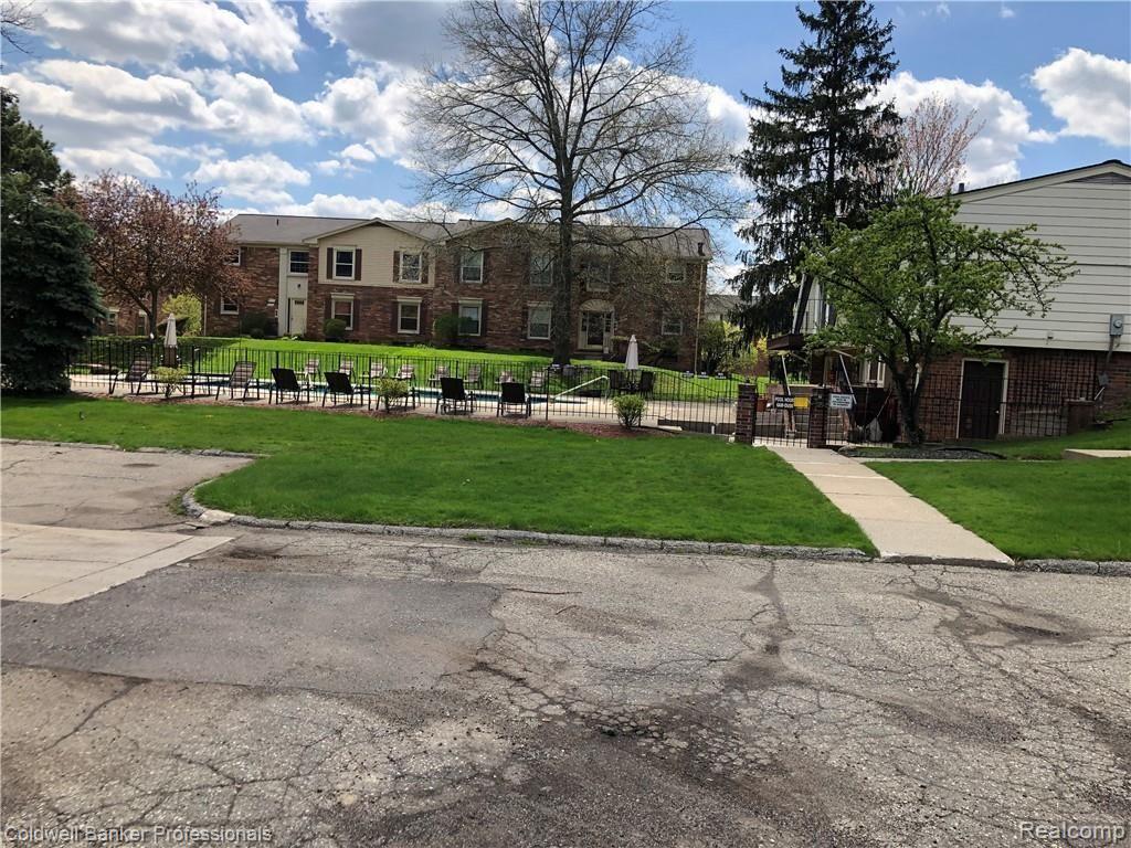 6264 Pepper Hill Street, West Bloomfield, MI — Photo 22
