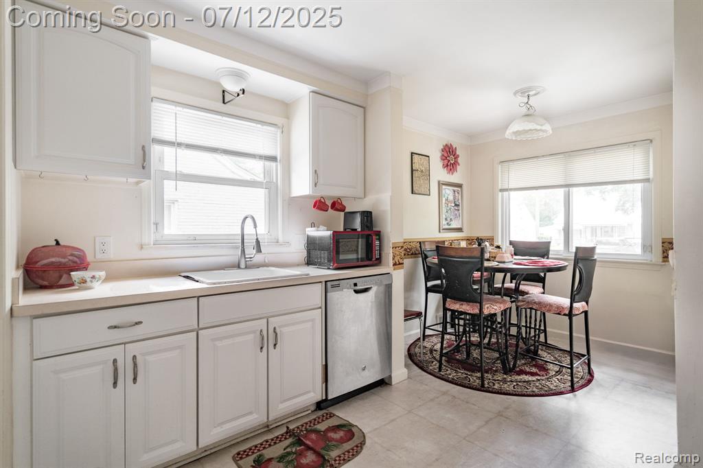 9573 Fenton, Redford, MI 48239 — Photo 8