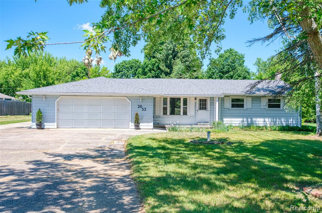 2653 Porcupine Trail, Lapeer, MI 48446