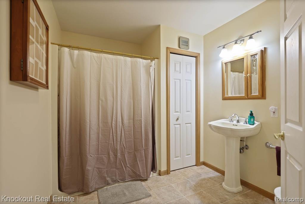 8661 VASSAR Road, Millington, MI 48746 — Photo 28