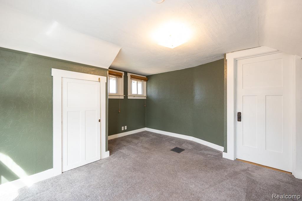 6 Kensington Boulevard, Pleasant Ridge, MI — Photo 12