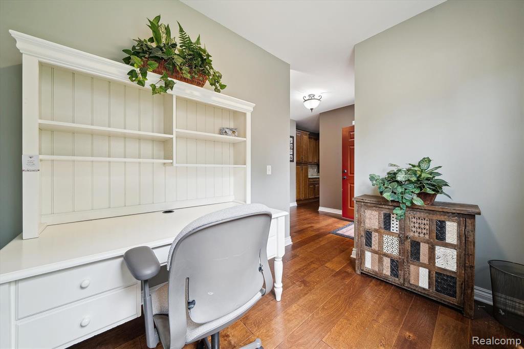 9566 KINGSWAY Circle, Clarkston, MI 48348 — Photo 3