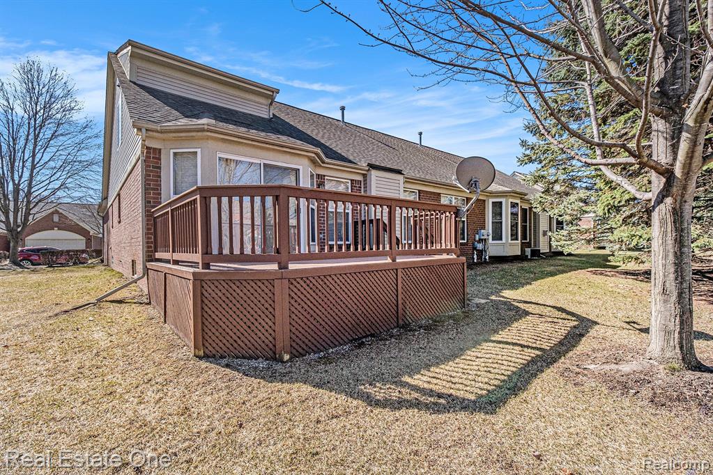 4205 Honeysuckle Drive, Sterling Heights, MI 48314 — Photo 19