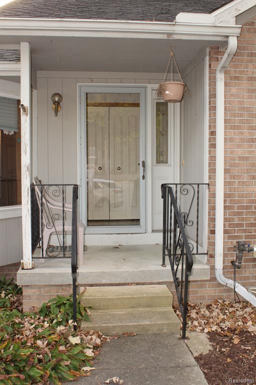 5599 Hickory Circle, Flushing, MI 48433 — Photo 4