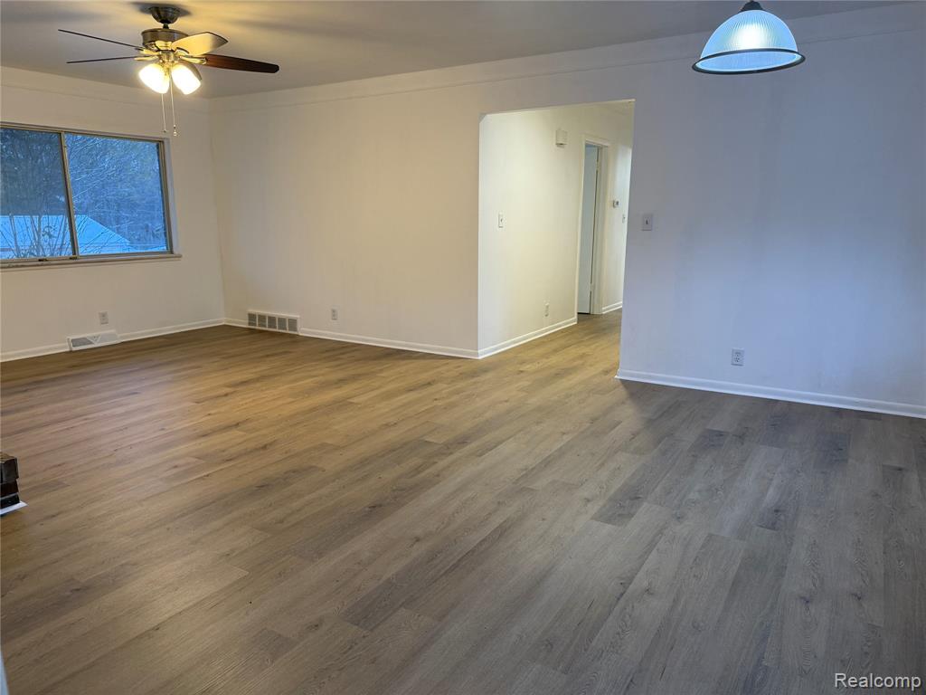 9150 Pennfield Avenue, White Lake, MI — Photo 20