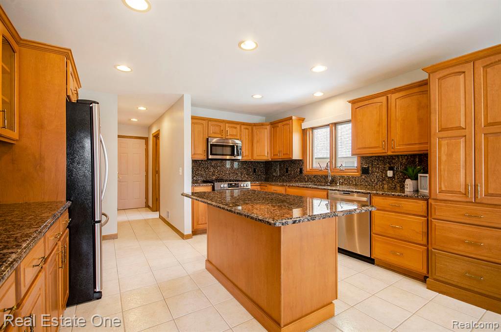 54149 Acadia Drive, Macomb, MI 48042 — Photo 14