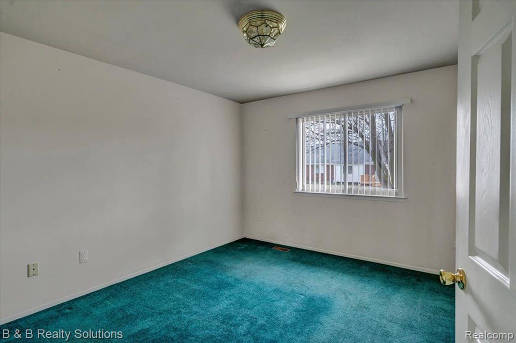 460 FAIRGROVE Street, Romeo, MI 48065 — Photo 12