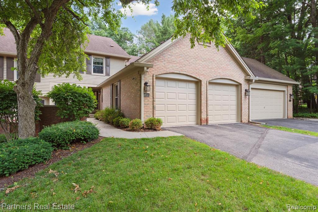 4614 Golf View Drive, 79, Brighton, MI 48116 — Photo 2