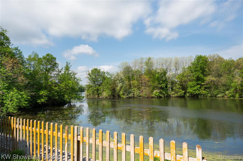 727 Mill Pointe Drive, 16, Milford, MI 48381 — Photo 44