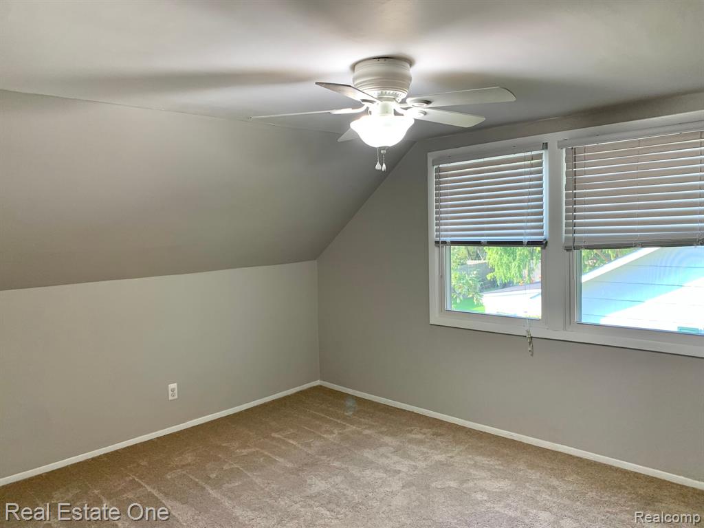 4757 HYDE PARK Drive, Troy, MI 48085 — Photo 15