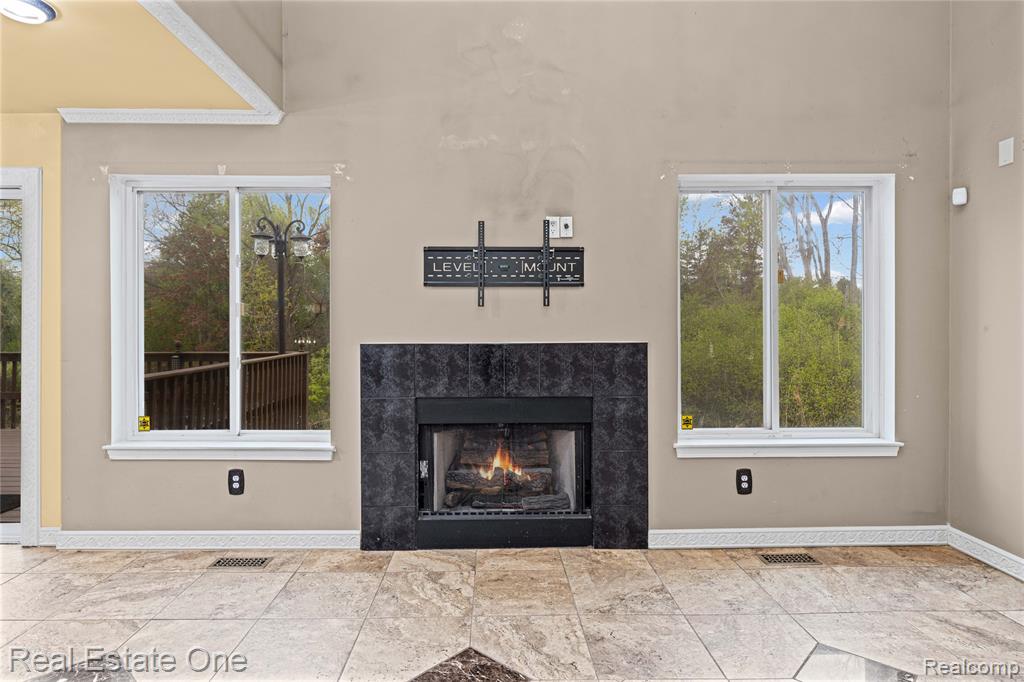 7295 W Maple Road, West Bloomfield, MI — Photo 8