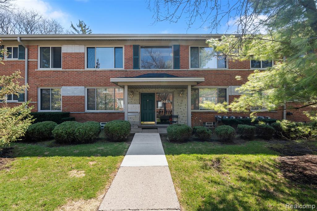 946 N Adams Road, 2, Birmingham, MI 48009 — front exterior