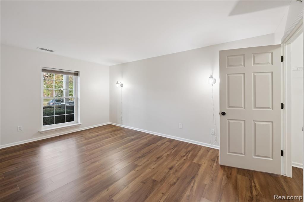 28256 Oakmonte Circle E, New Hudson, MI 48165 — Photo 21