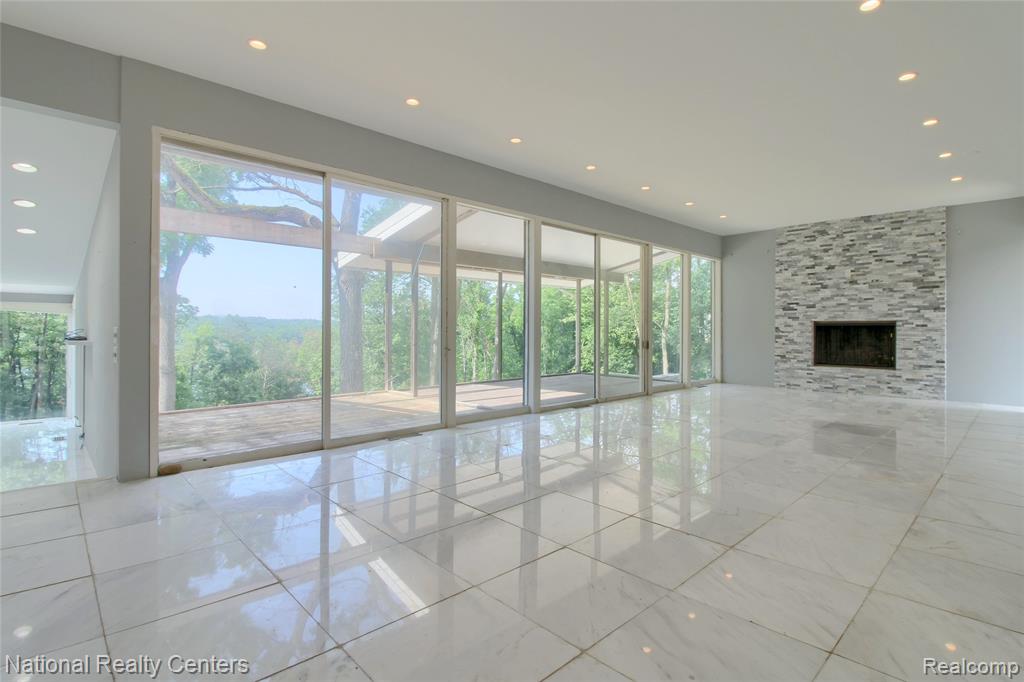 341 Corrie Road, Ann Arbor, MI 48105 — Photo 9