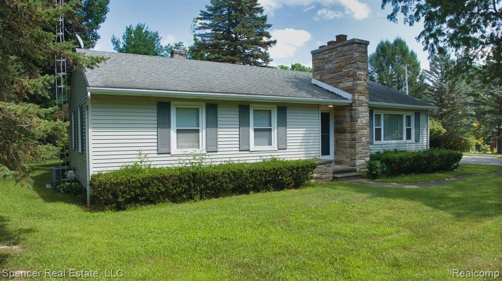 2750 College Road, Holt, MI 48842 — Photo 2
