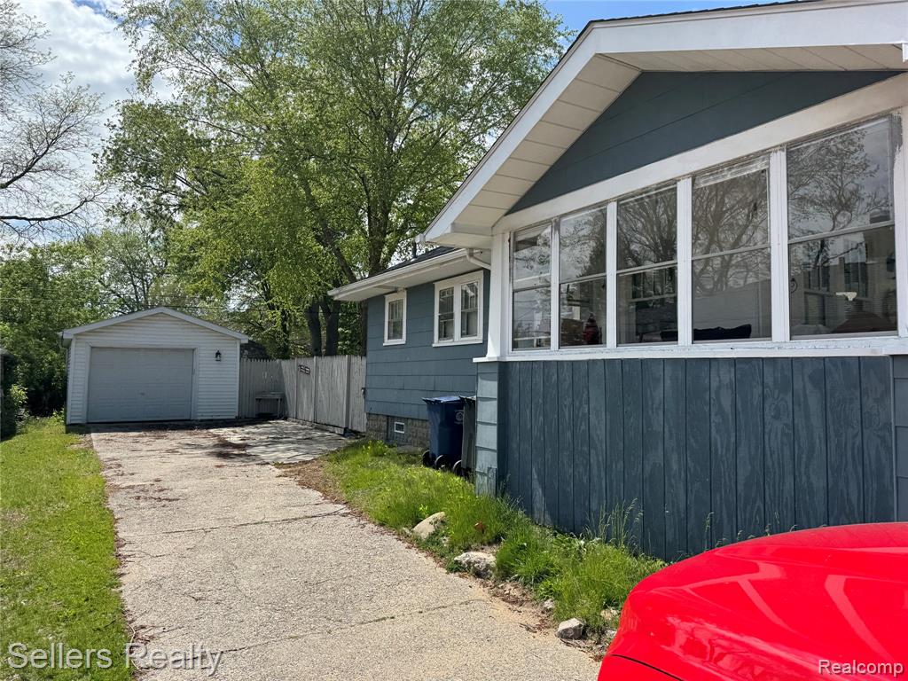 701 Saint Clair Avenue, Flint, MI 48504 — Photo 11
