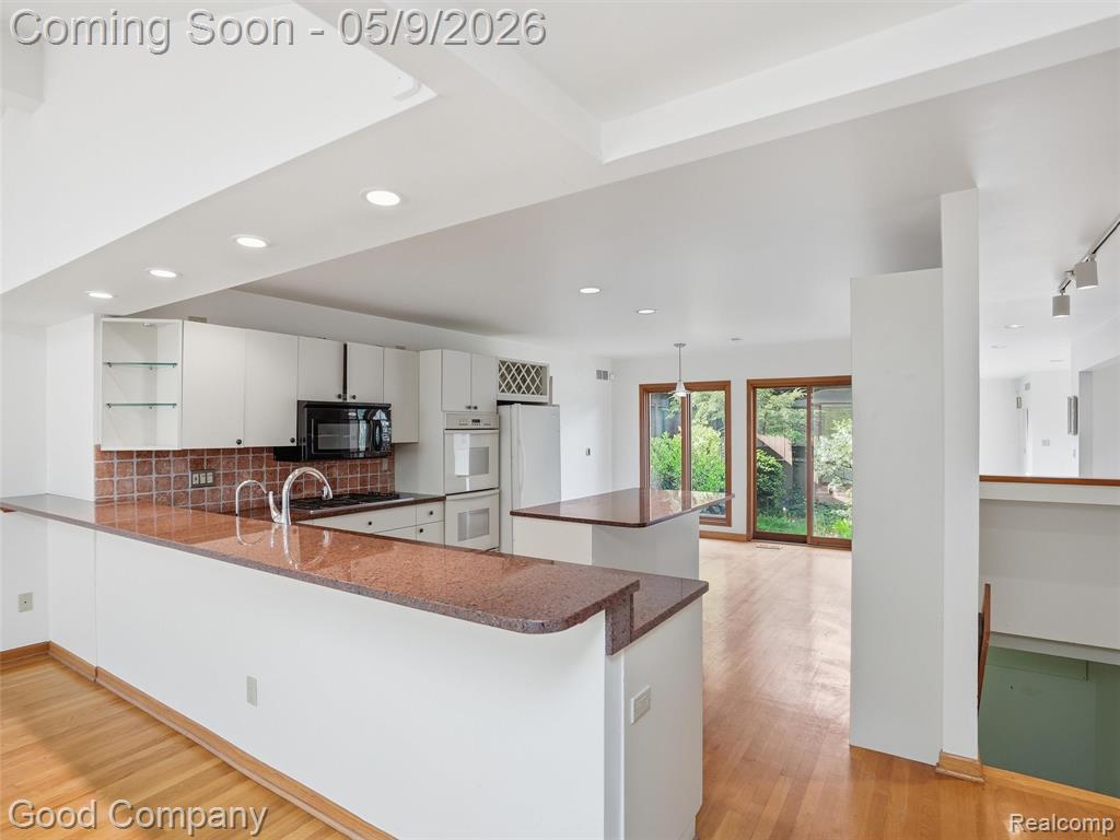 6733 Bloomfield Lane, West Bloomfield, MI — Photo 13