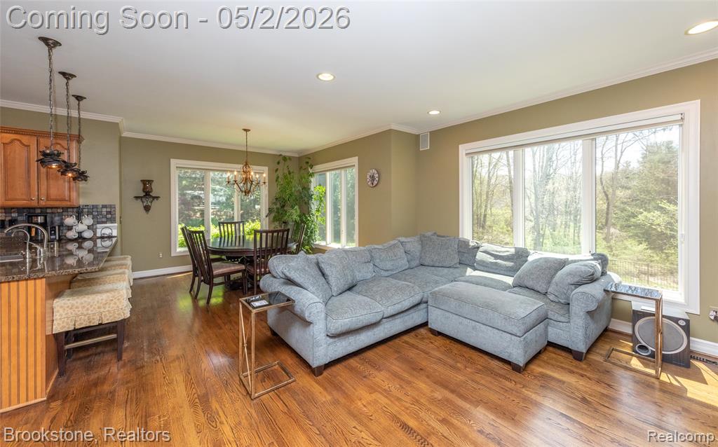 9811 KINGSTON POINTE, Clarkston, MI 48348 — Photo 29