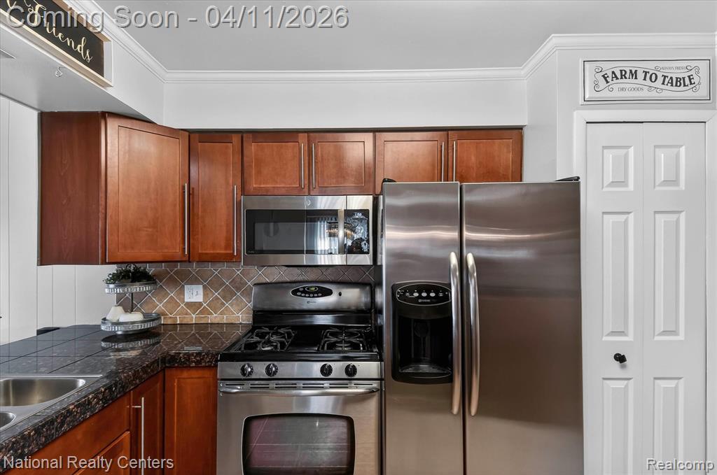 594 Worchester Street, Westland, MI 48186 — Photo 13