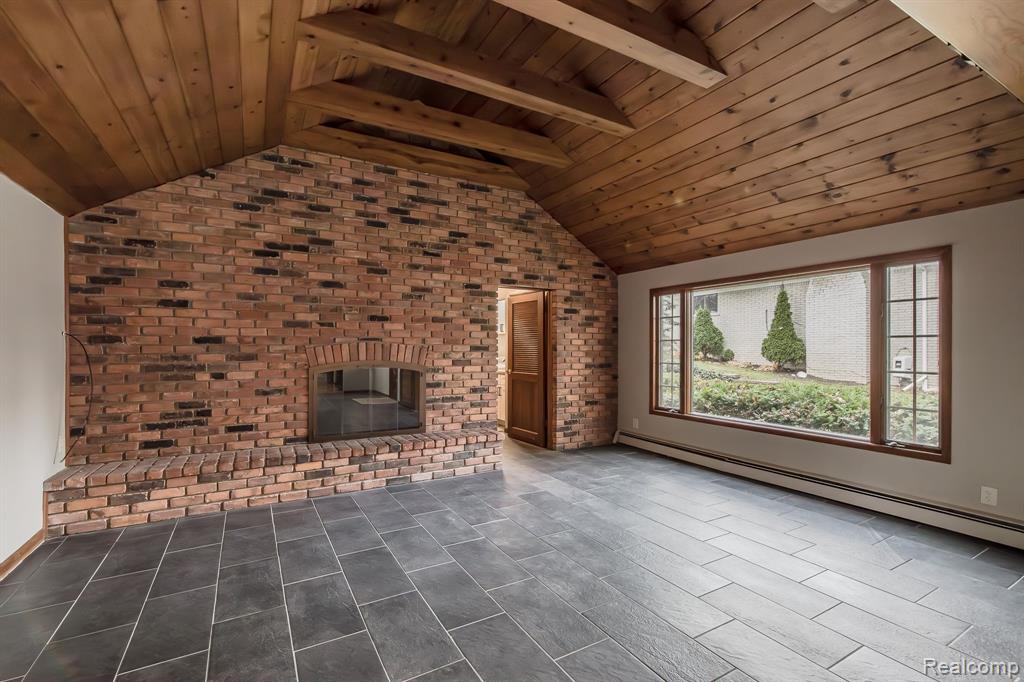 9149 LONGCROFT Drive, White Lake, MI — Photo 17