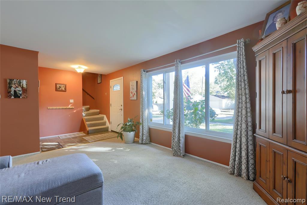 851 N Webik Avenue, Clawson, MI — Photo 6