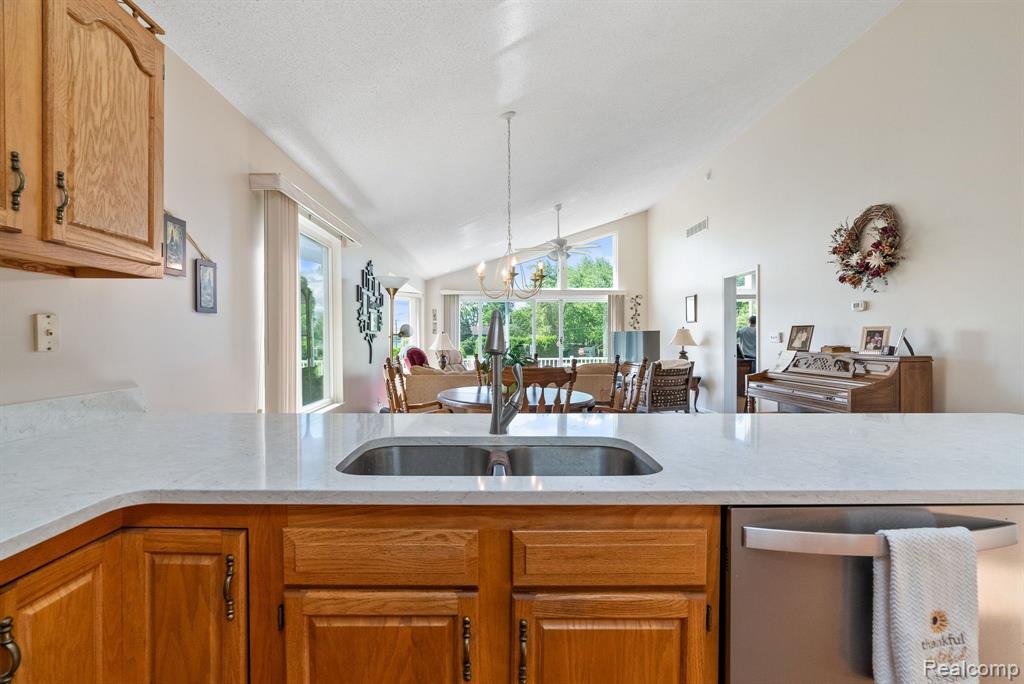 865 CRYSTAL Lane, Marysville, MI 48040 — Photo 19