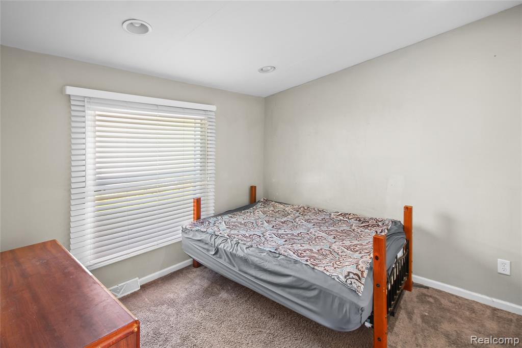 85 Oak Ridge, Monroe, MI 48161 — Photo 18
