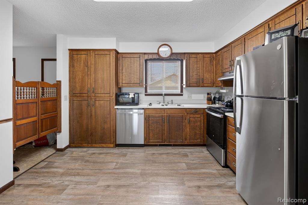 225 Charles Street, St. Charles, MI 48655 — Photo 10