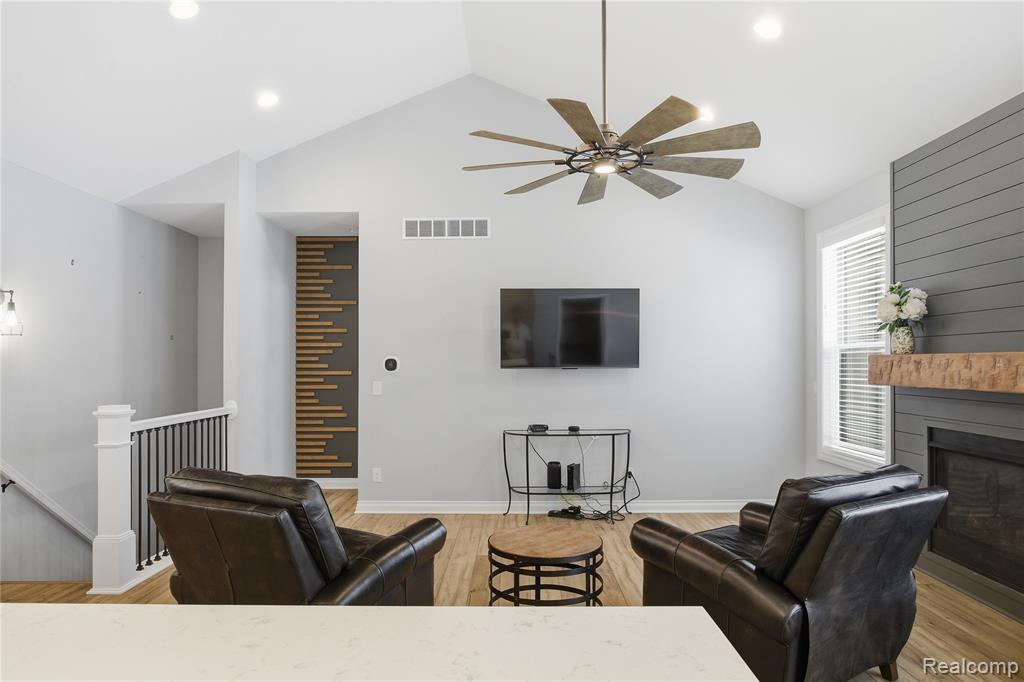 12425 Wolfberry Court, Fenton, MI 48430 — Photo 24