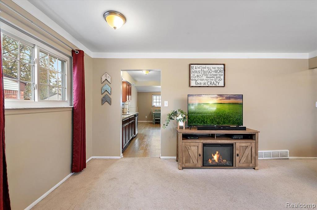 18053 S Wind Drive, Fraser, MI 48026 — Photo 14
