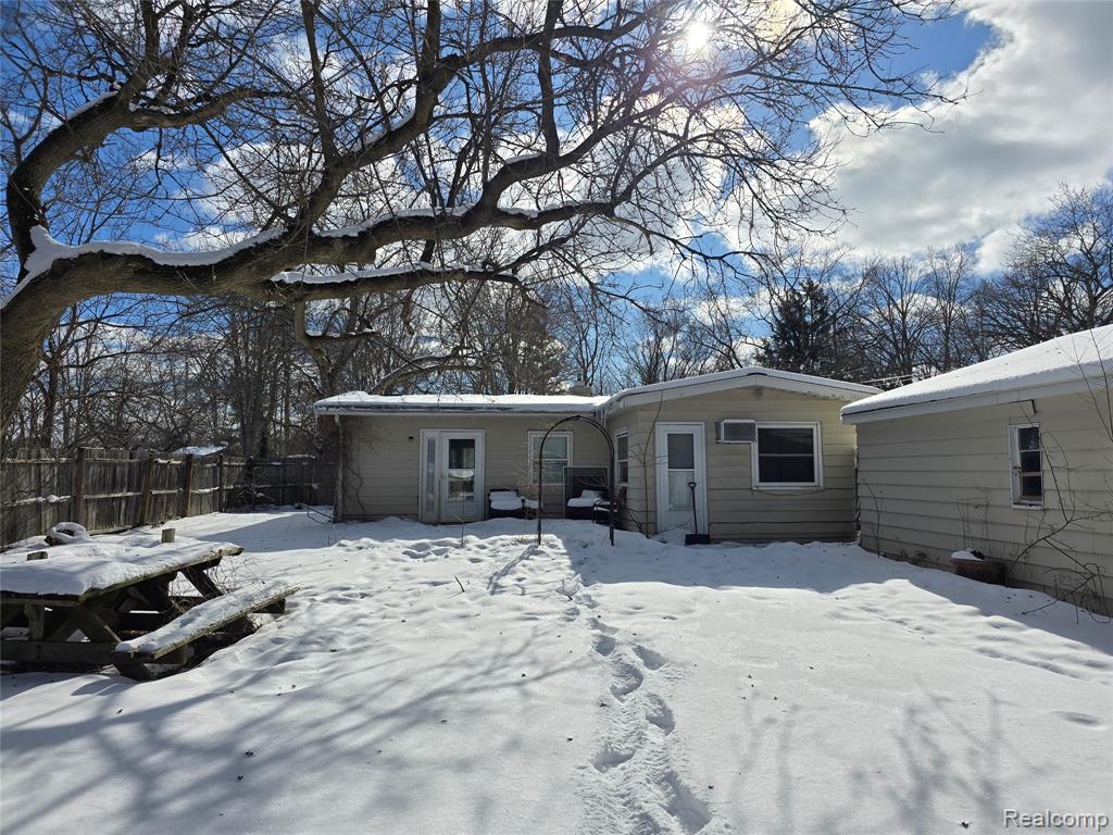 6302 Springdale Boulevard, Grand Blanc, MI 48439 — Photo 4