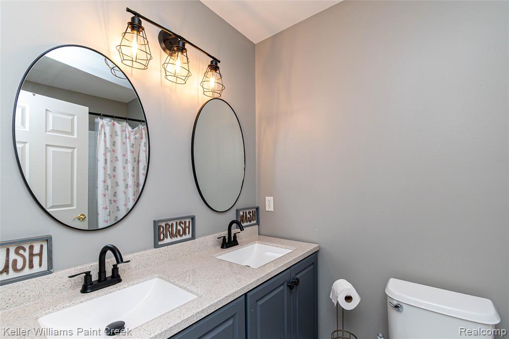877 Wynstone Circle N, Oakland, MI — Photo 50