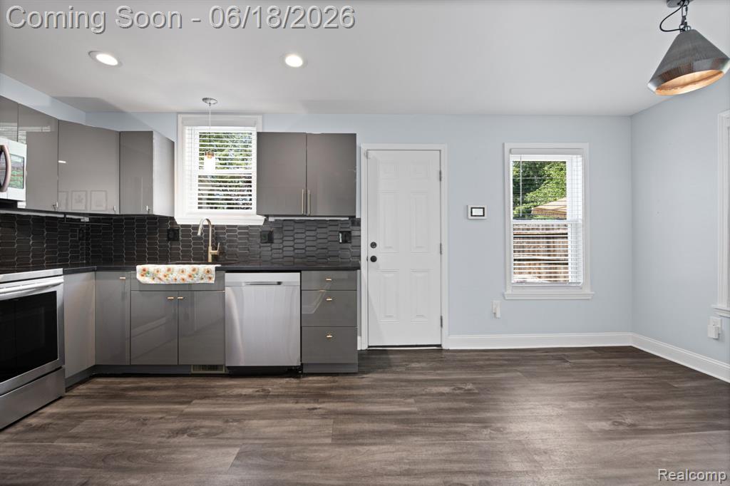 4303 N Verona Circle, Royal Oak, MI 48073 — Photo 12