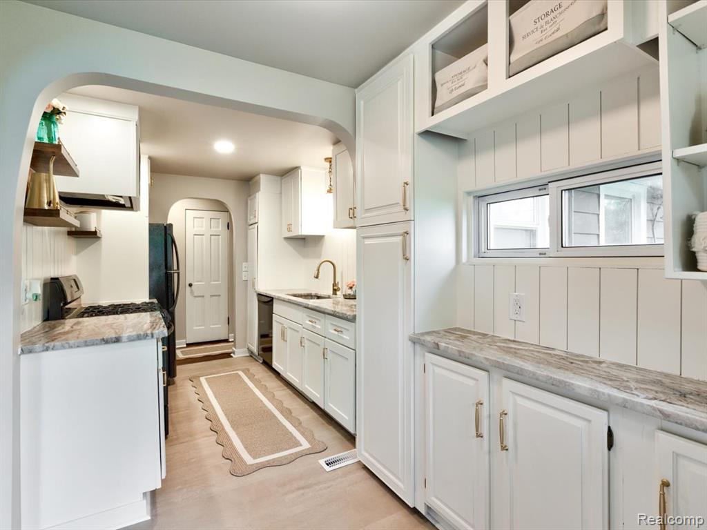 2846 Cooper Avenue, Port Huron, MI 48060 — Photo 14