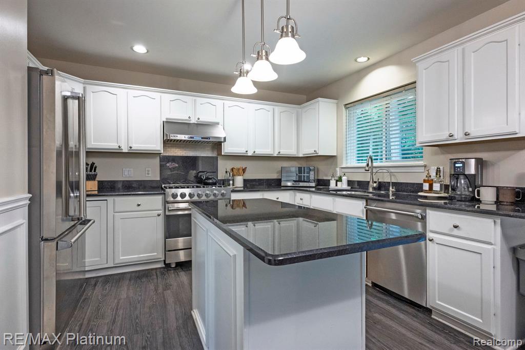 6103 SHADETREE Court, Howell, MI 48843 — Photo 12