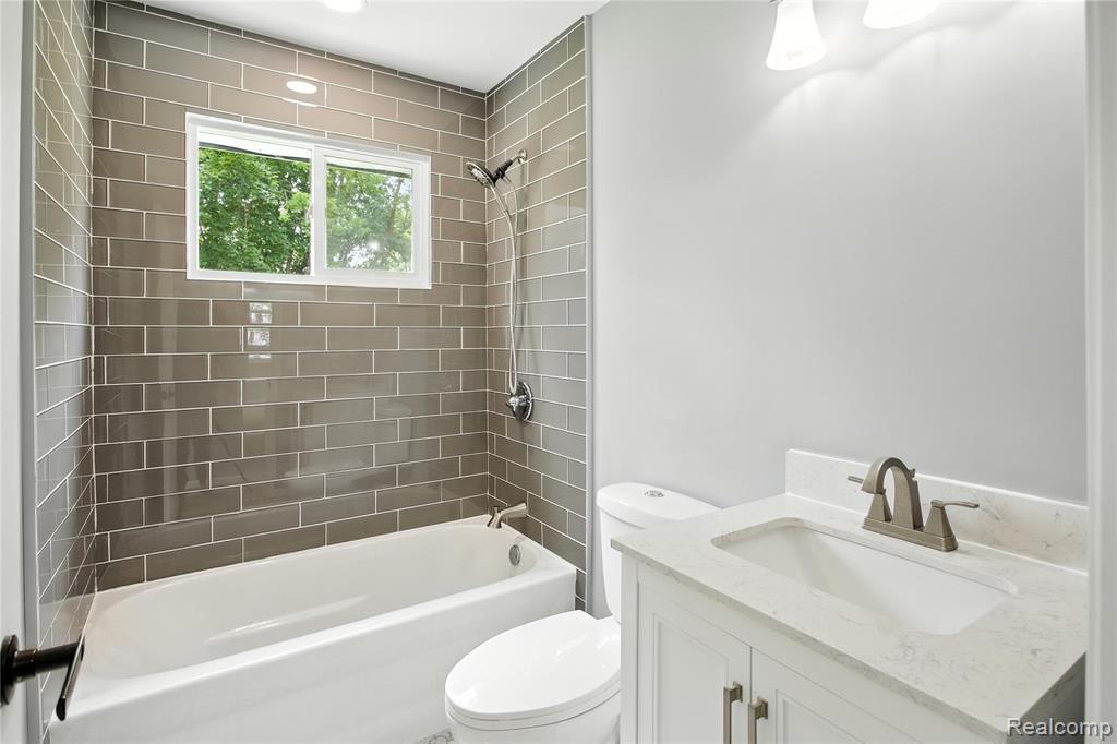 4736 Summerhill Drive, Clarkston, MI — Photo 27
