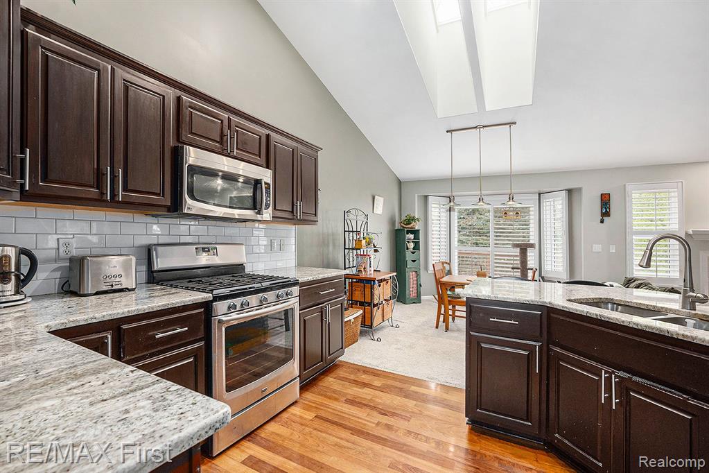 47231 Admirals Cove Lane, Chesterfield, MI — Photo 9
