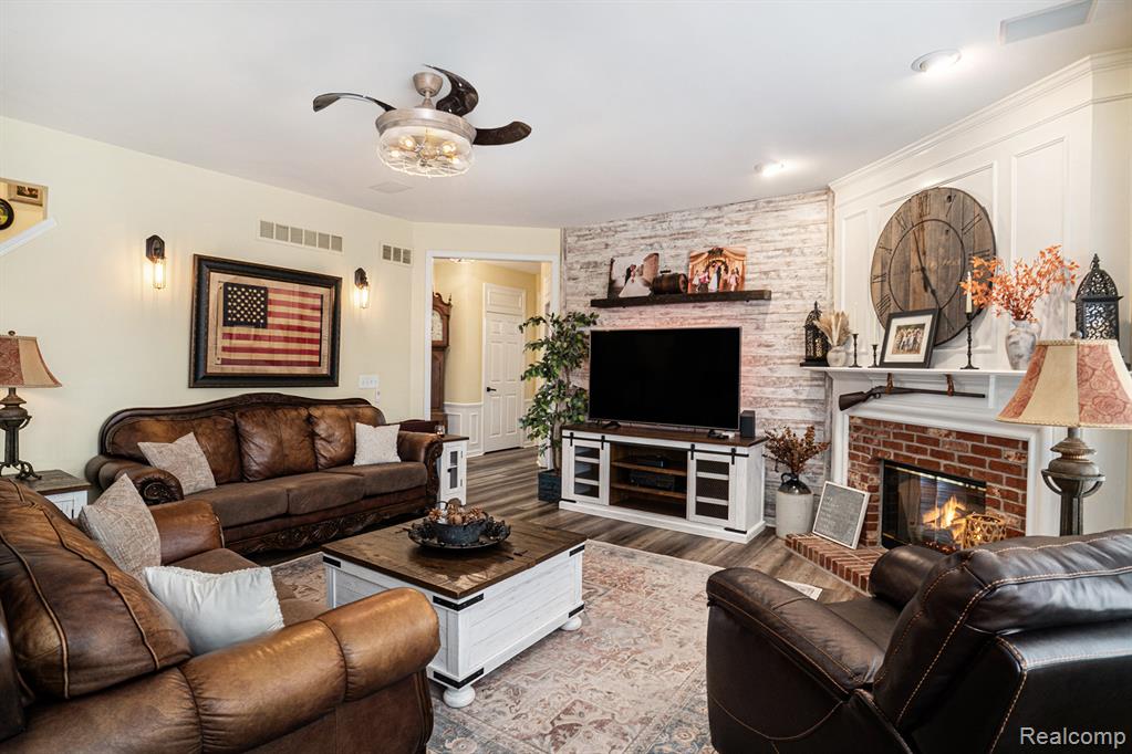 8381 Oxford Lane, Grand Blanc, MI 48439 — Photo 4