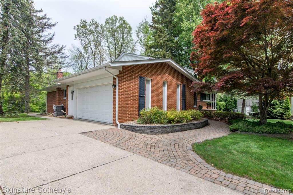 6279 WALKER Court, Troy, MI 48085 — Photo 45