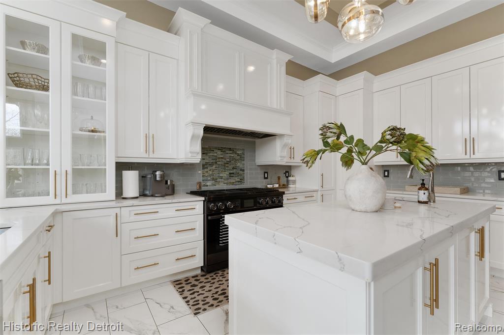 5695 N Branford Drive N, West Bloomfield, MI — Photo 20