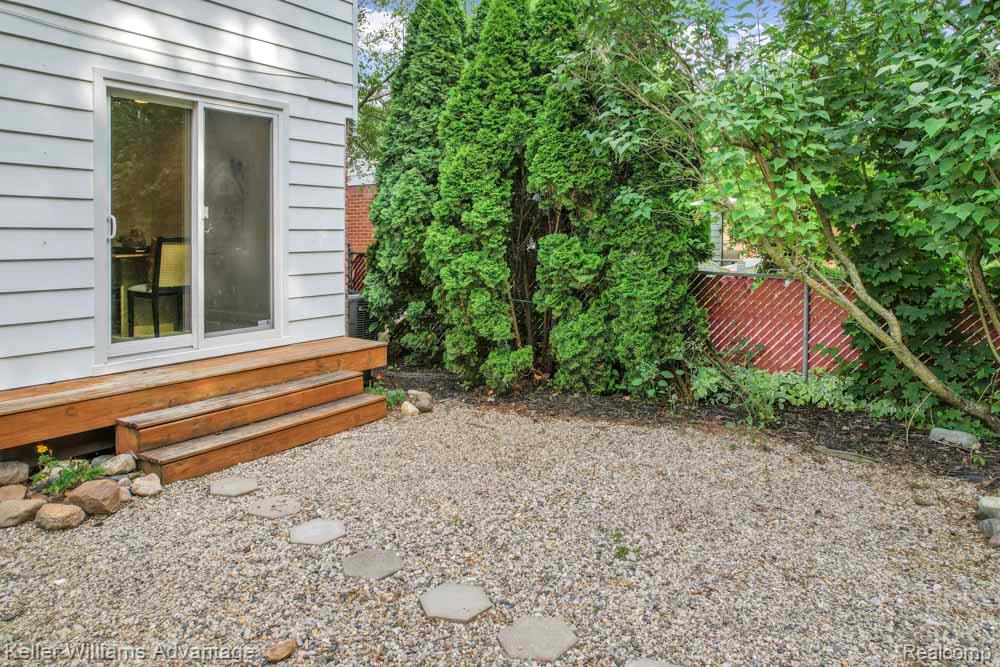 9157 Hackberry Avenue, Plymouth, MI 48170 — Photo 10